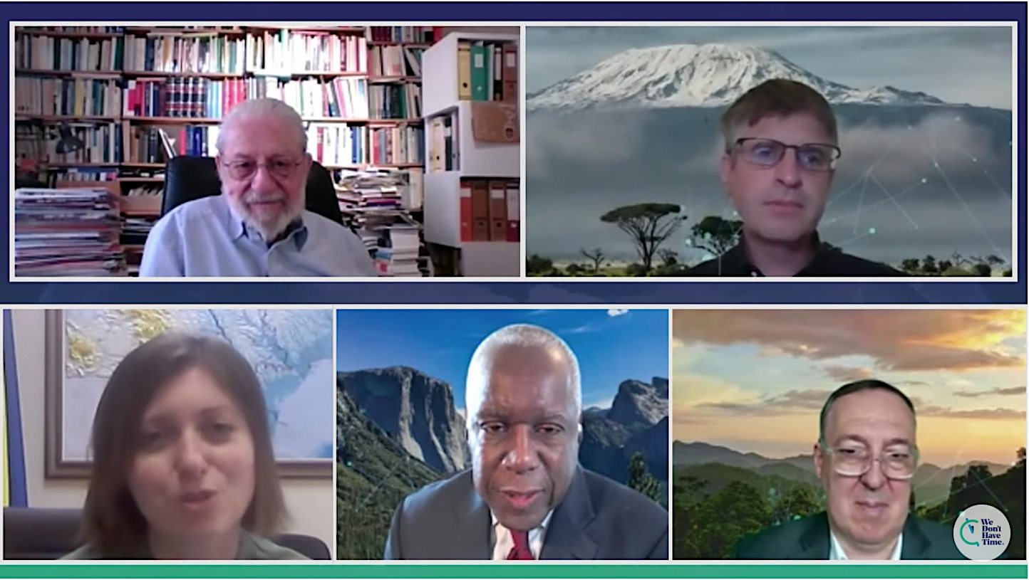 The panel on ”Environment in time of war”. From top left to bottom right: Michael Bothe, Stefan Smith, Iryna Stavchuk, José R Allen, and Carl Bruch.